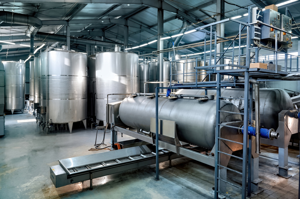 tanques almacenamiento vino metal bodega